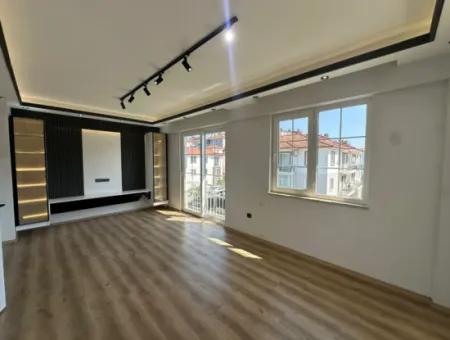 Cumhuriyet De 2+1 Kapalı Salon Mutfak Daire Satılık