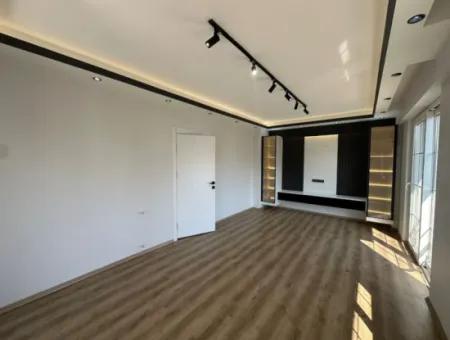 Cumhuriyet De 2+1 Kapalı Salon Mutfak Daire Satılık