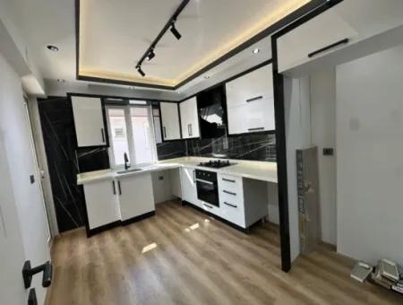 Cumhuriyet De 2+1 Kapalı Salon Mutfak Daire Satılık