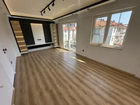 Cumhuriyet De 2+1 Kapalı Salon Mutfak Daire Satılık