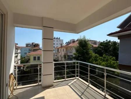 Cumhuriyet De 2+1 Kapalı Salon Mutfak Daire Satılık