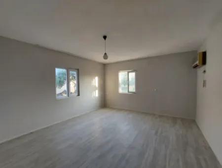Ortaca Okçularda 500 M2 Arsada Giriş Kat 2+1 Eşyasız Daire Kiralık
