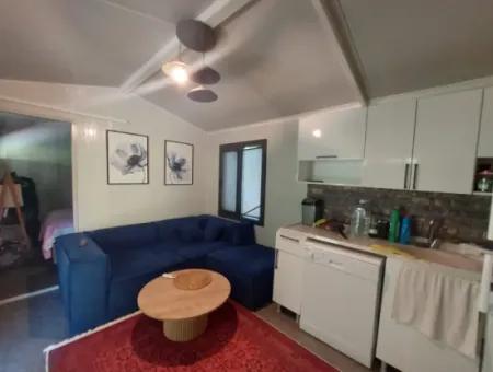 Ortaca Okçular’da 21 M² Eşyalı 1+1 Konteyner Ev – Yıllık Kiralık