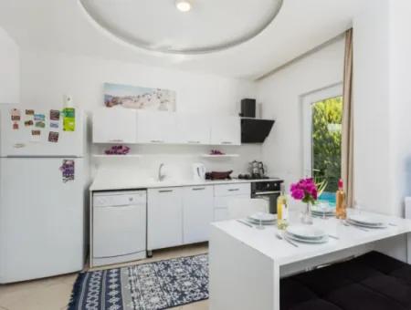 Muğla Dalyan Da 120 M2, 3+1 Eşyalı Yüzme Havuzlu Villa 6 Aylık Kiralık