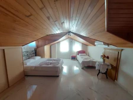 Dalyan Merkezde 5+1 Satılık Triplex Villa