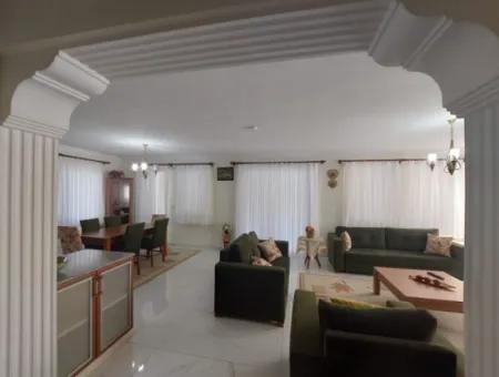 Dalyan Merkezde 5+1 Satılık Triplex Villa