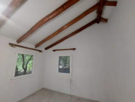 Muğla Ortaca Okçularda Eşyasız Kiralık 2+1 Bahçeli Köy Evi